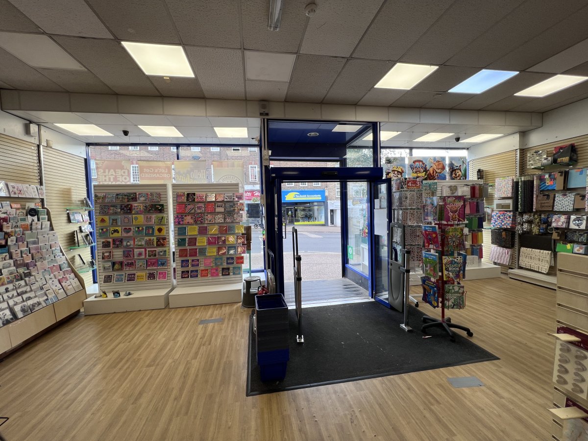 Retail/Shop in Haywards Heath - photo 2