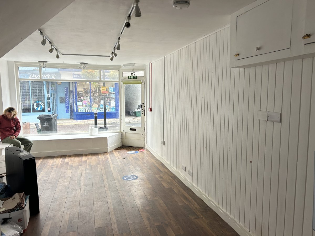 Retail/Shop in Kingsbridge - photo 4
