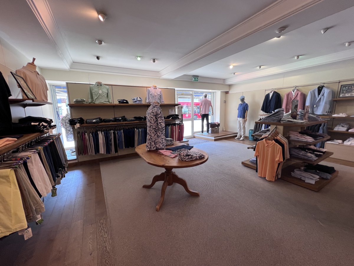 Retail/Shop in Banstead - photo 2