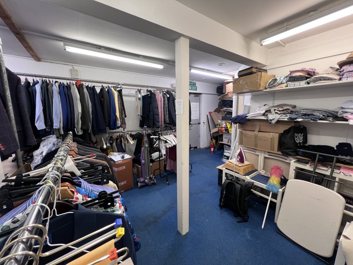 Retail/Shop in Banstead - photo 4