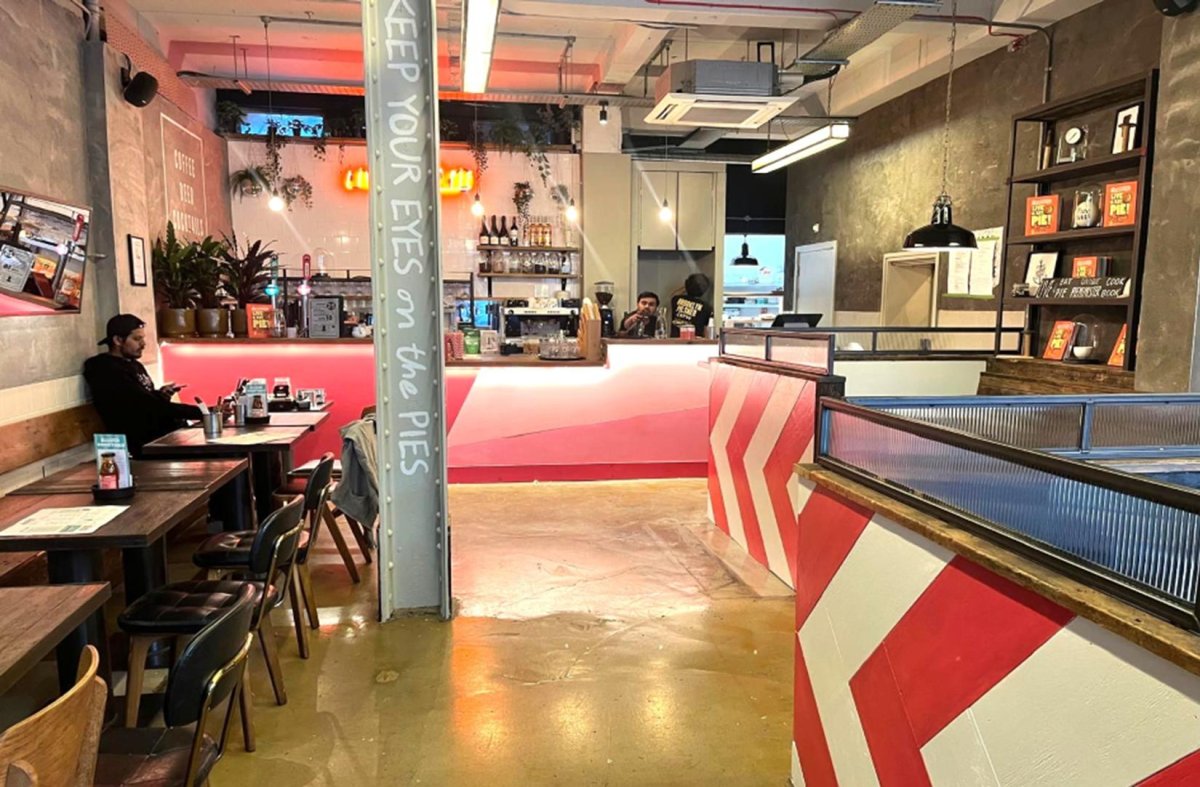 Retail/Shop in Birmingham - photo 2