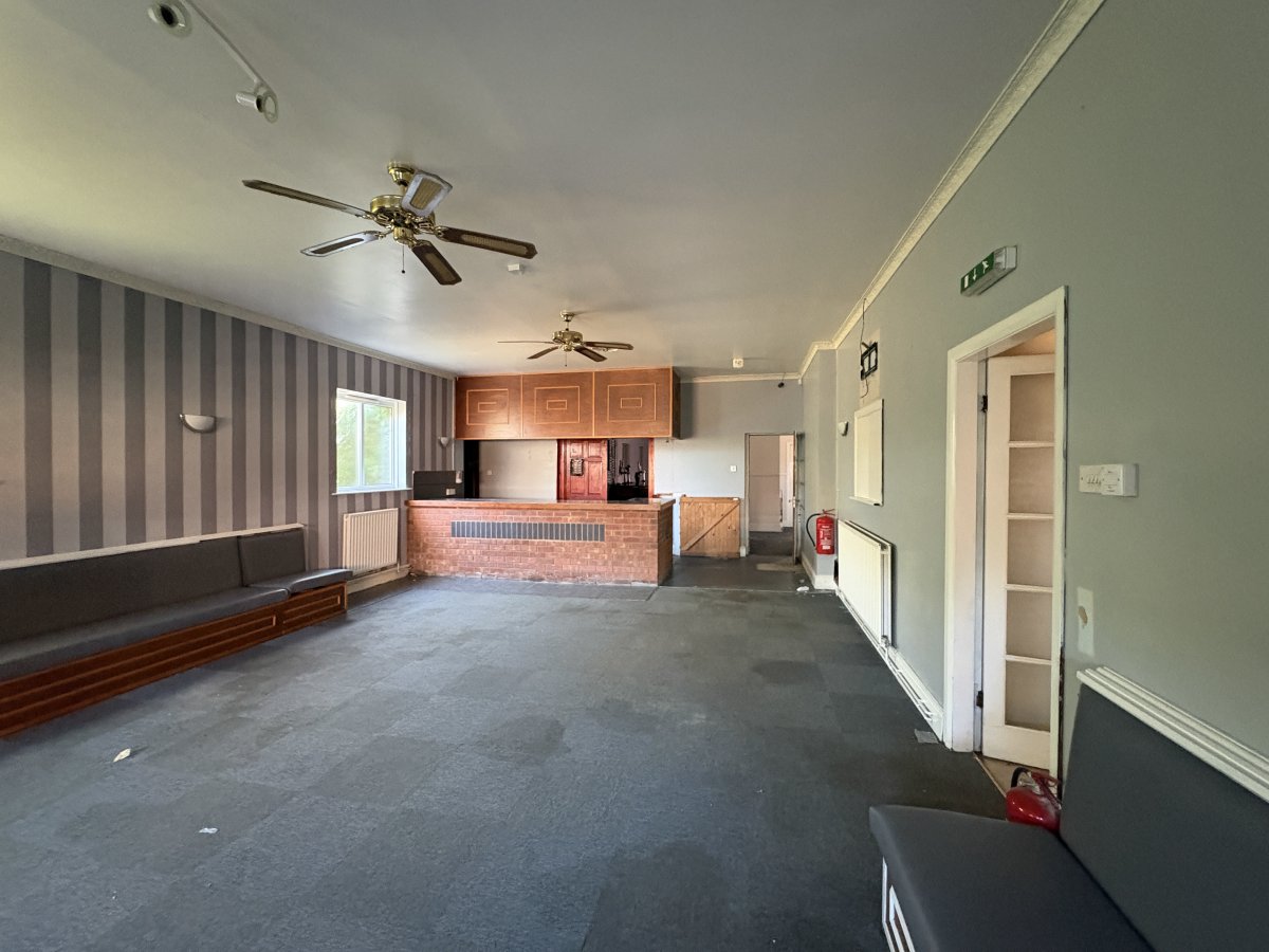 Retail/Shop in Louth - photo 3