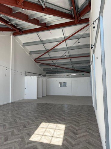 Retail/Shop in Ely - photo 3