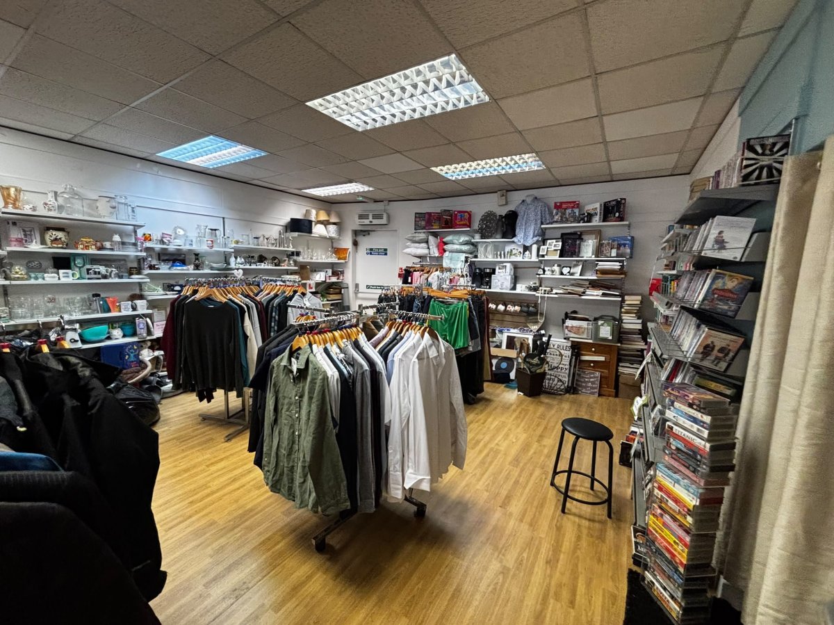 Retail/Shop in Hinckley - photo 4