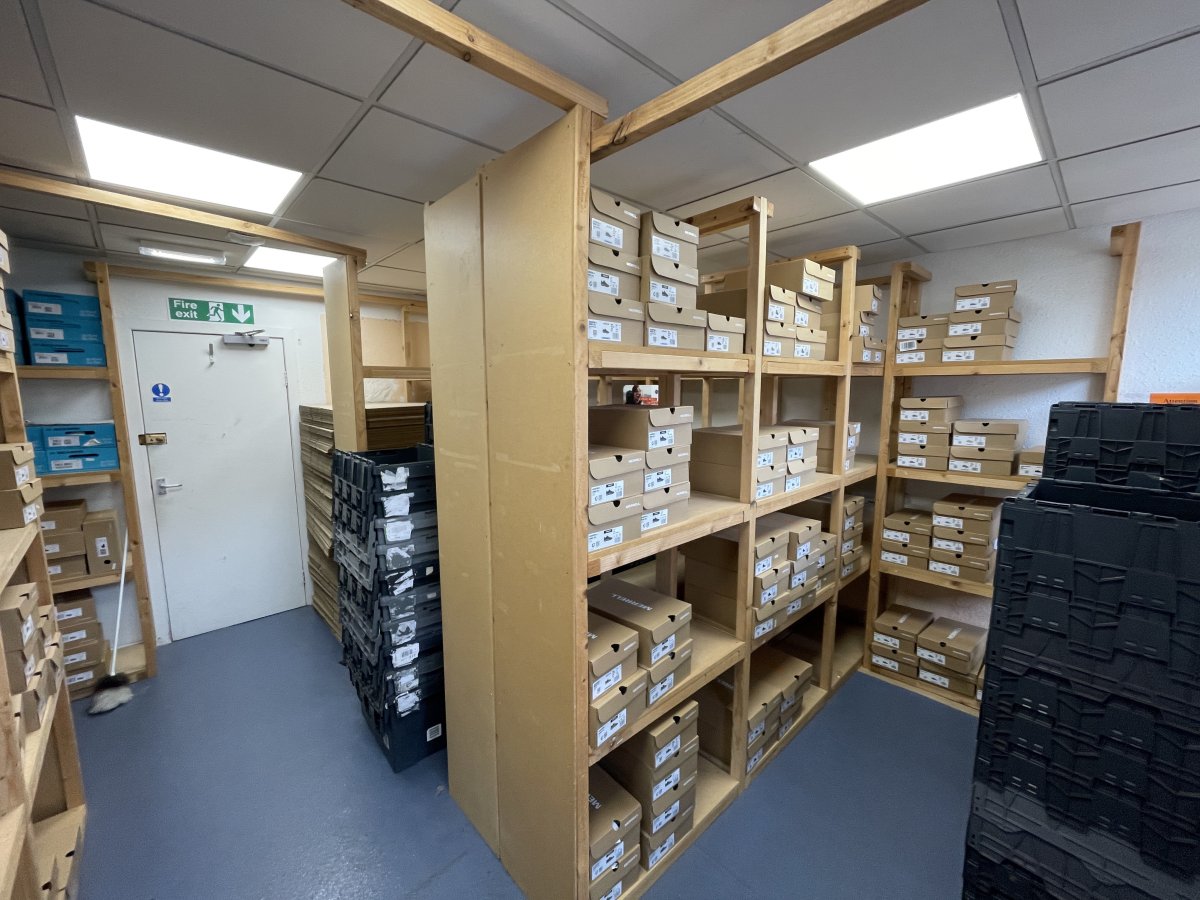 Retail/Shop in Huddersfield - photo 3