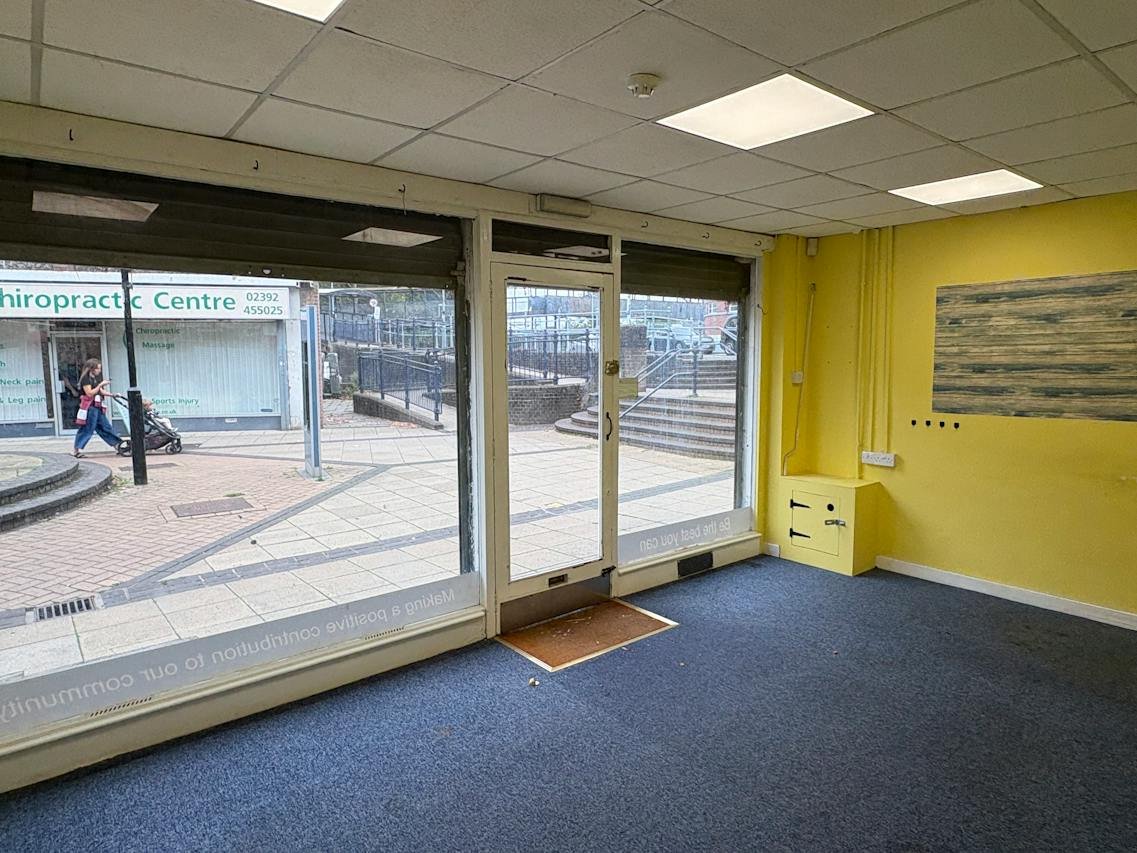 Retail/Shop in Havant - photo 3