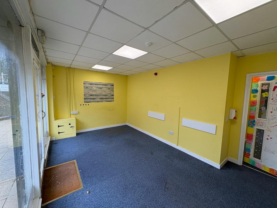 Retail/Shop in Havant - photo 4