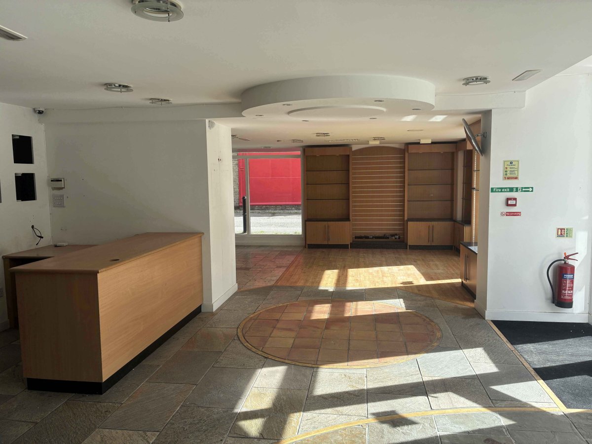 Retail/Shop in Truro - photo 3