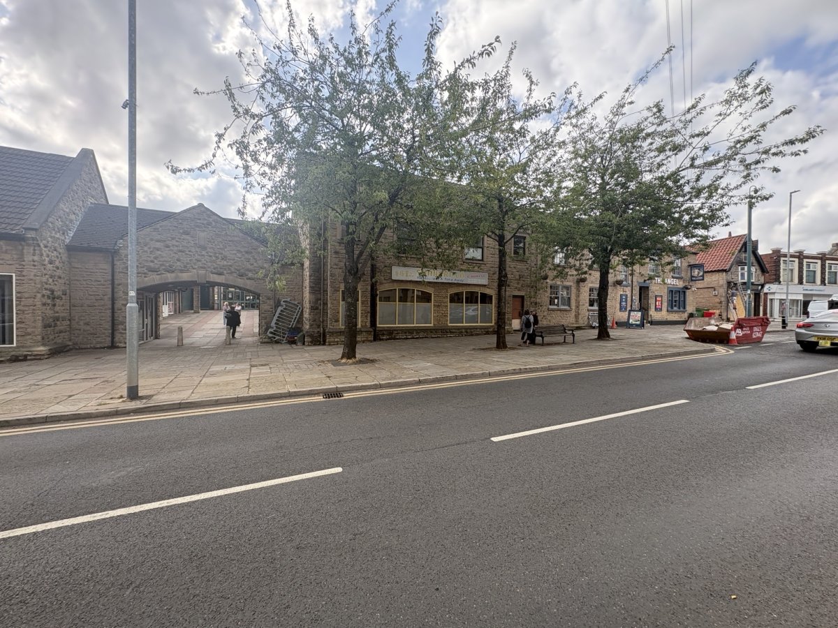 Retail/Shop in Mansfield Woodhouse - photo 2