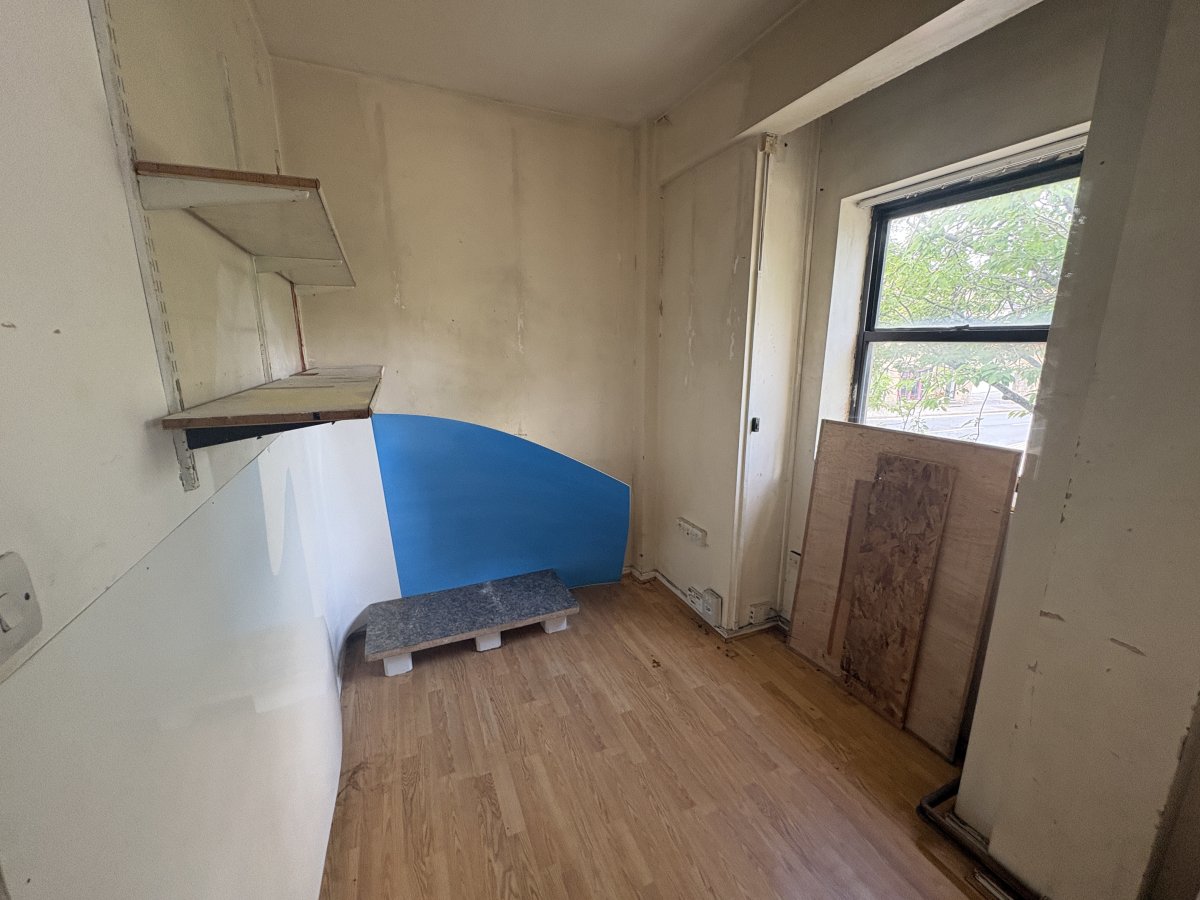 Retail/Shop in Mansfield Woodhouse - photo 3