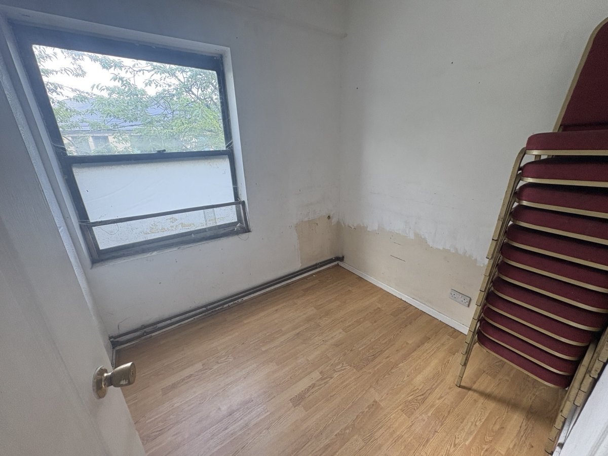Retail/Shop in Mansfield Woodhouse - photo 4