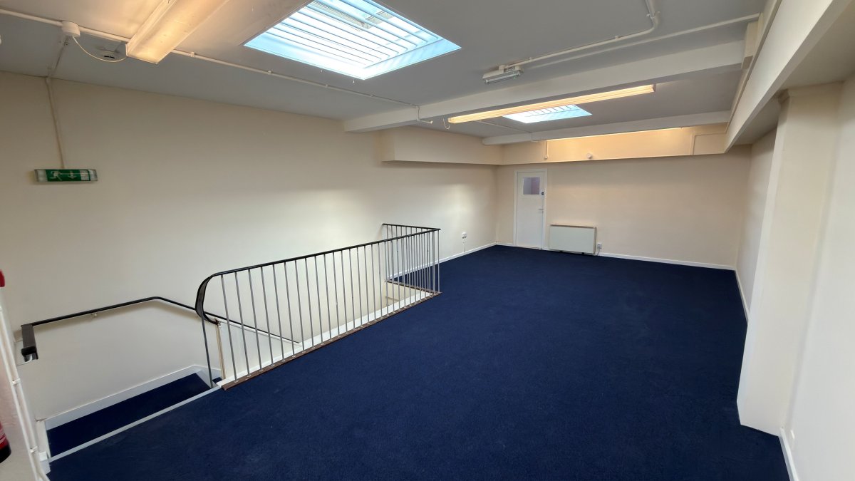 Retail/Shop in Alfreton - photo 4