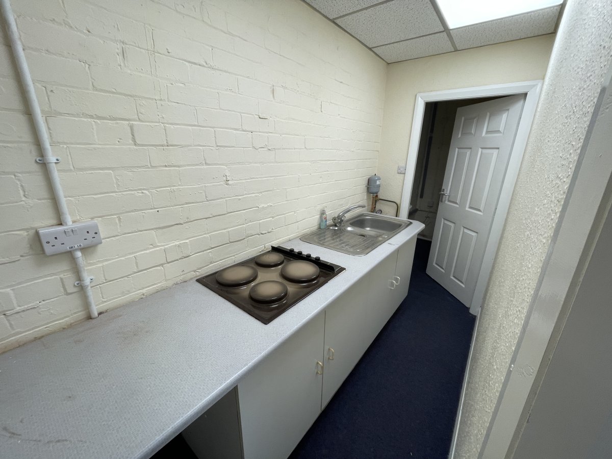 Retail/Shop in Honley - photo 4