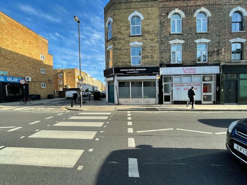 Retail/Shop To Let, London