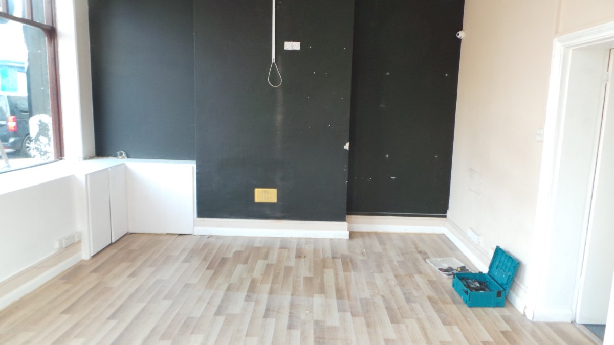 Retail/Shop in Ashford - photo 3