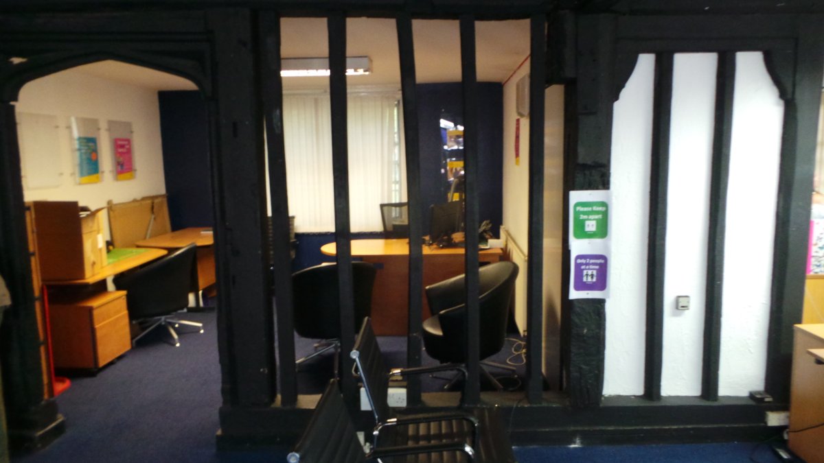 Retail/Shop in Ashford - photo 4