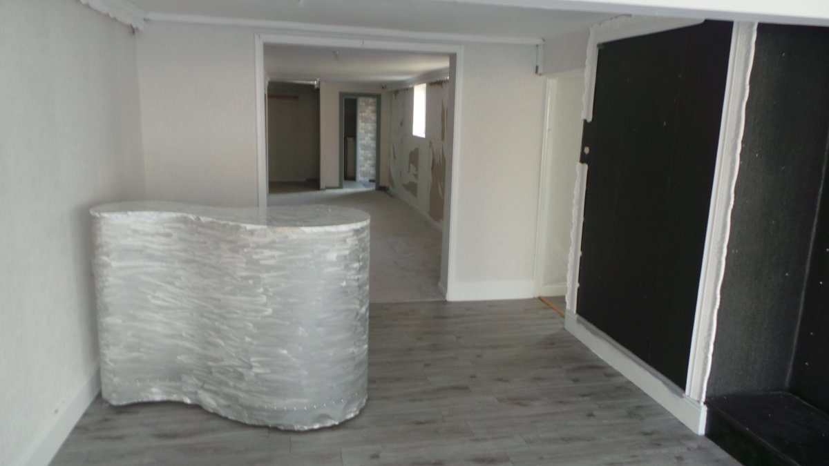 Retail/Shop in Ashford - photo 2