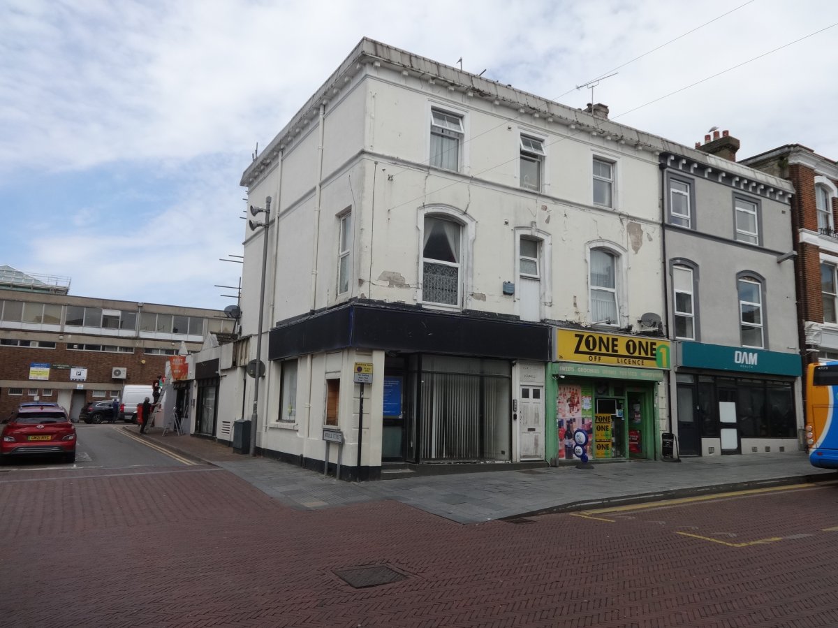 Retail/Shop in Ashford - photo 2