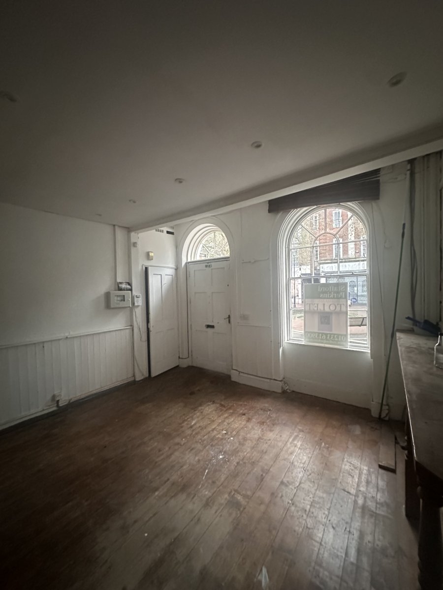 Retail/Shop in Ashford - photo 3