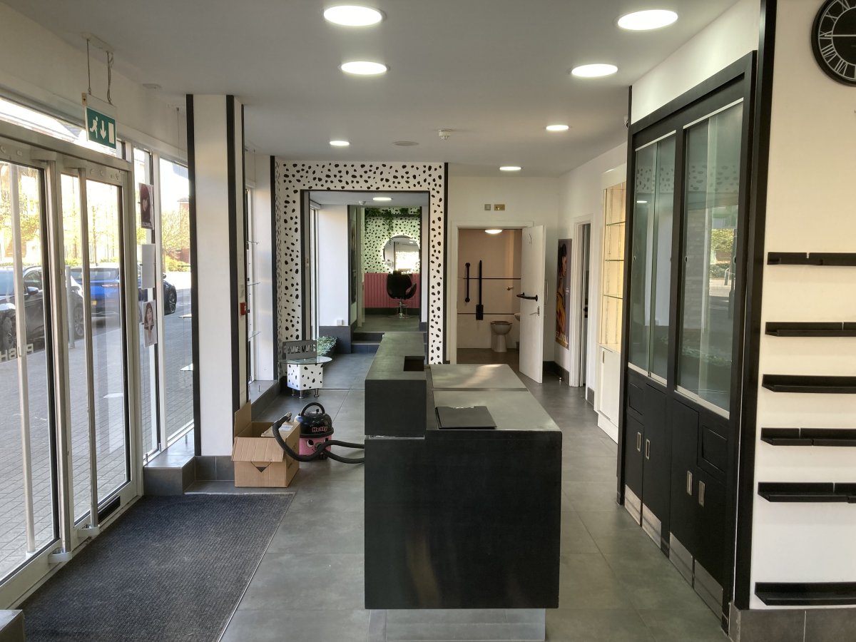 Retail/Shop in Sittingbourne - photo 3