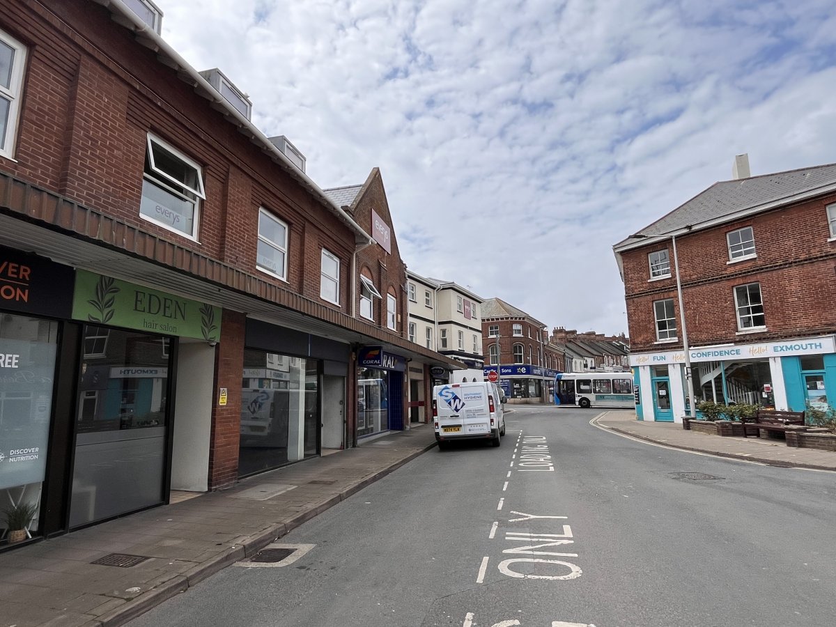 Retail/Shop in Exmouth - photo 2