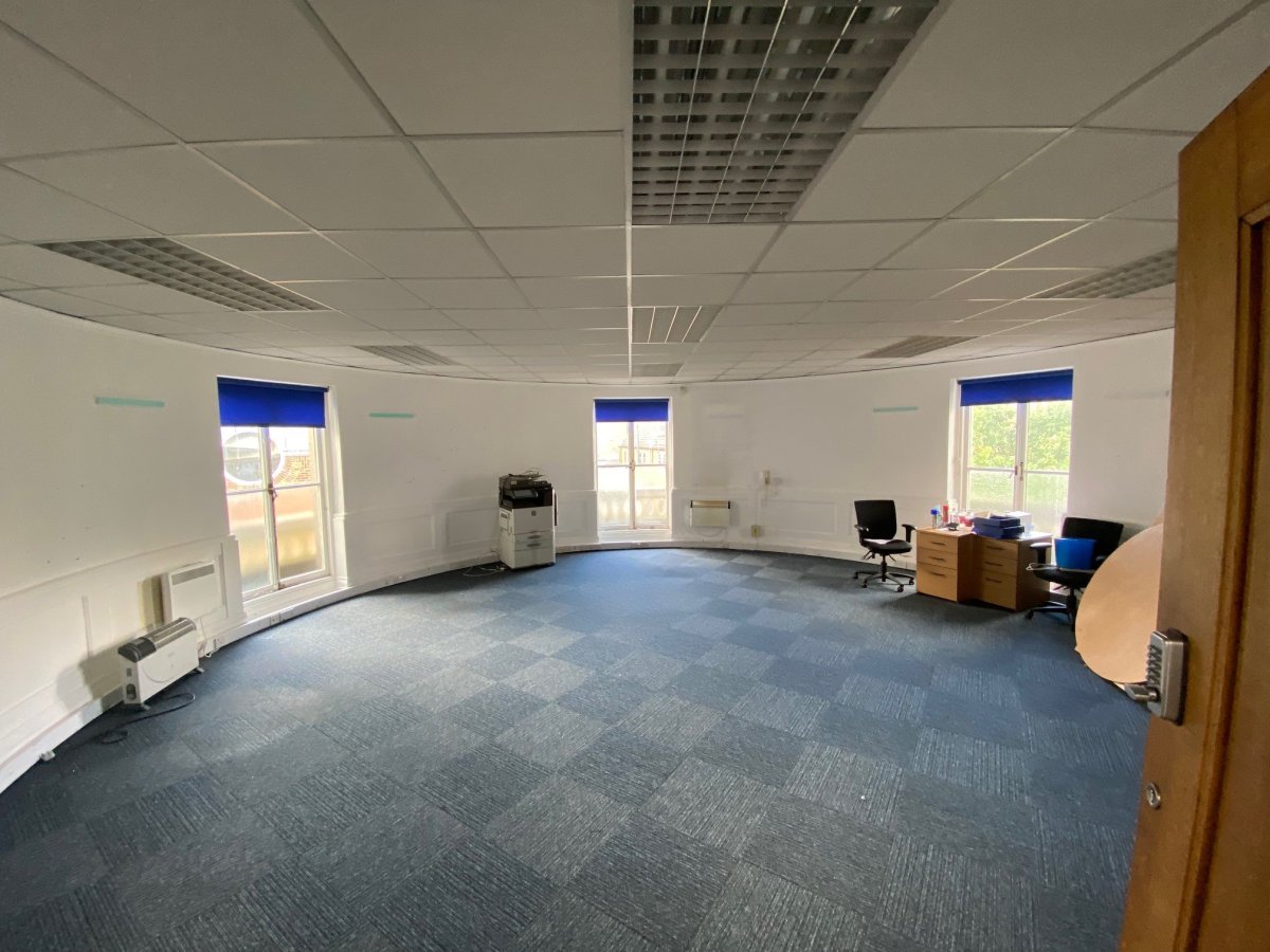 Retail/Shop in Derby - photo 3