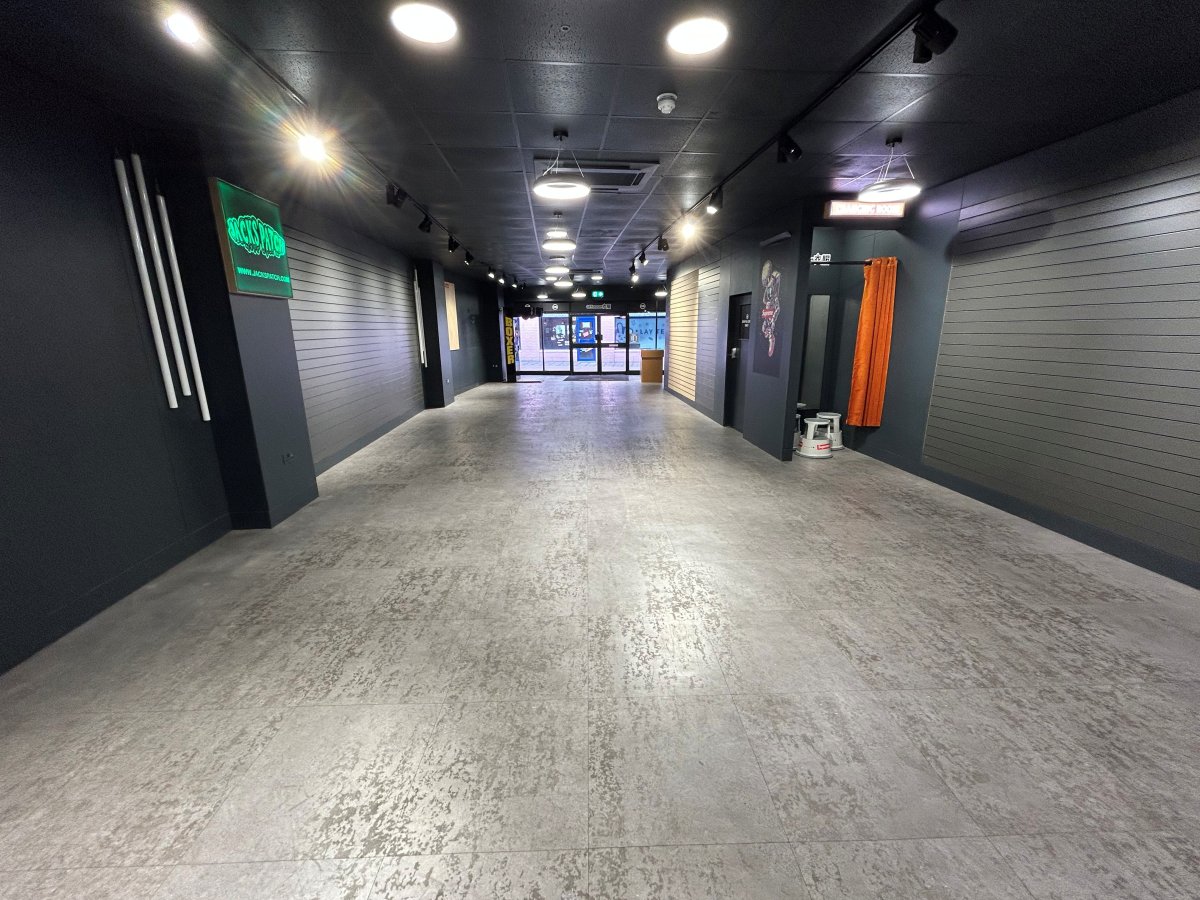 Retail/Shop in Leicester - photo 3
