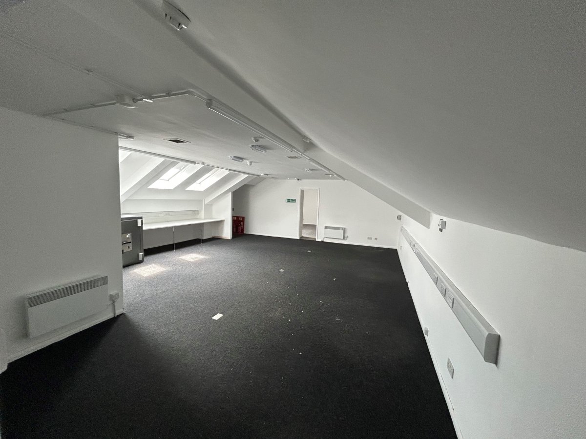 Retail/Shop in Leicester - photo 3