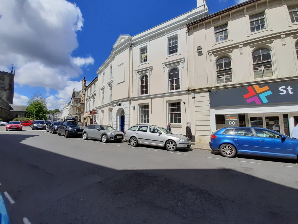 Retail/Shop in Tavistock - photo 2