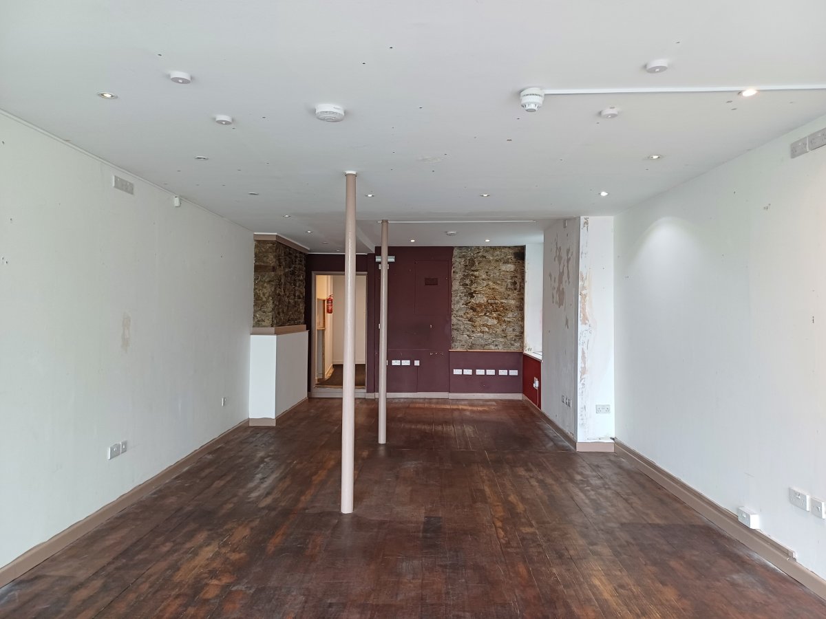 Retail/Shop in Tavistock - photo 2