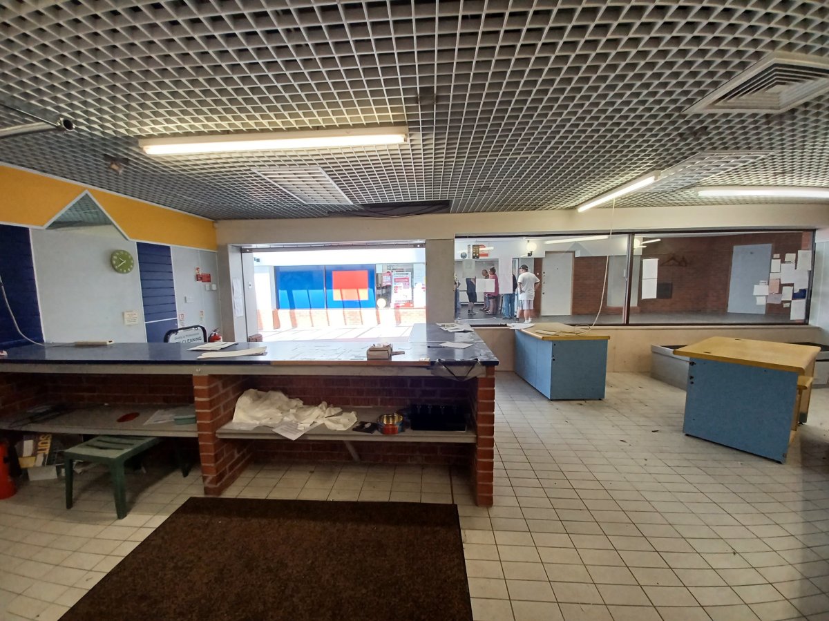 Retail/Shop in Plymouth - photo 3