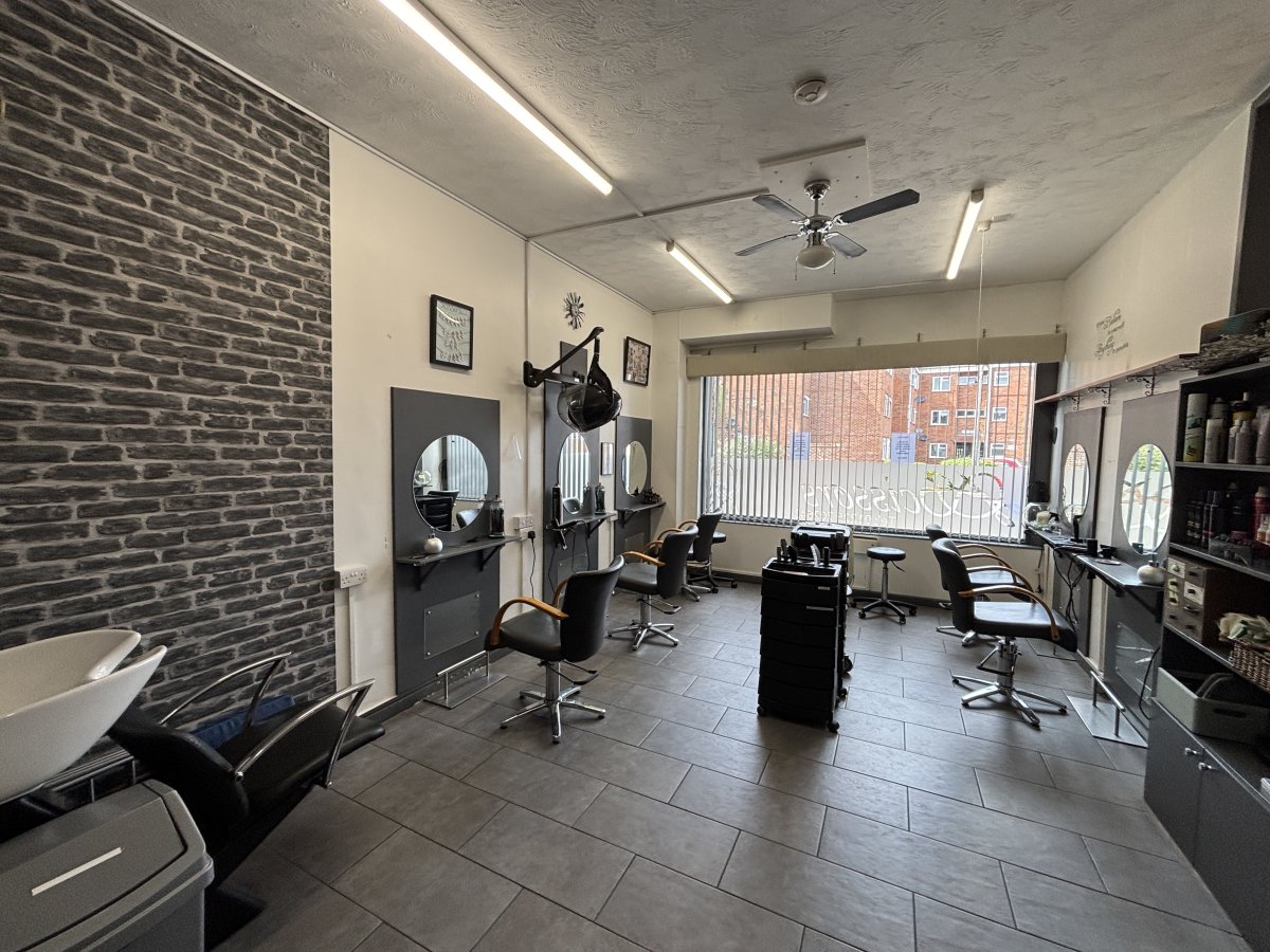 Retail/Shop in Melksham - photo 2