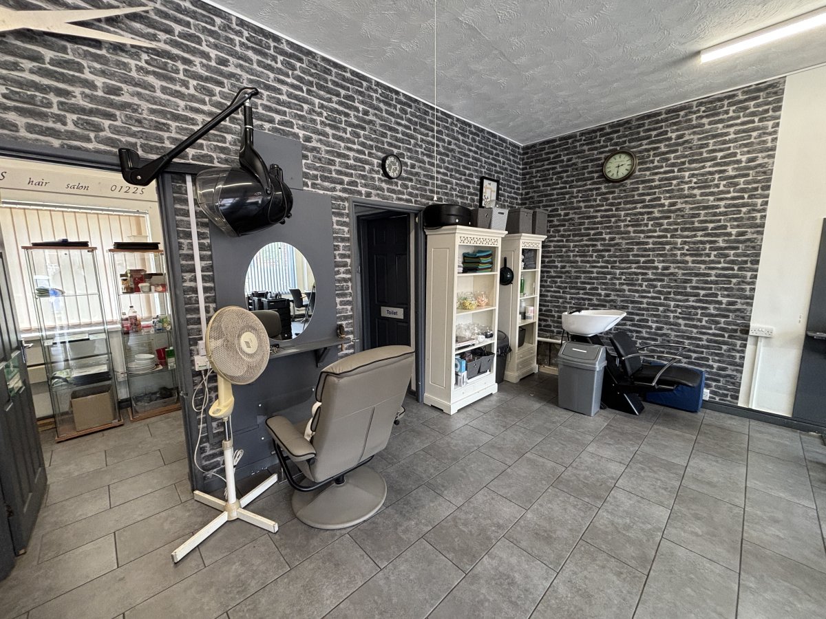 Retail/Shop in Melksham - photo 4