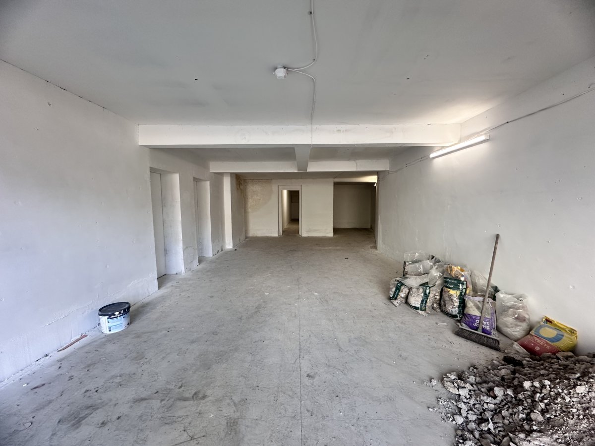 Retail/Shop in Warminster - photo 4