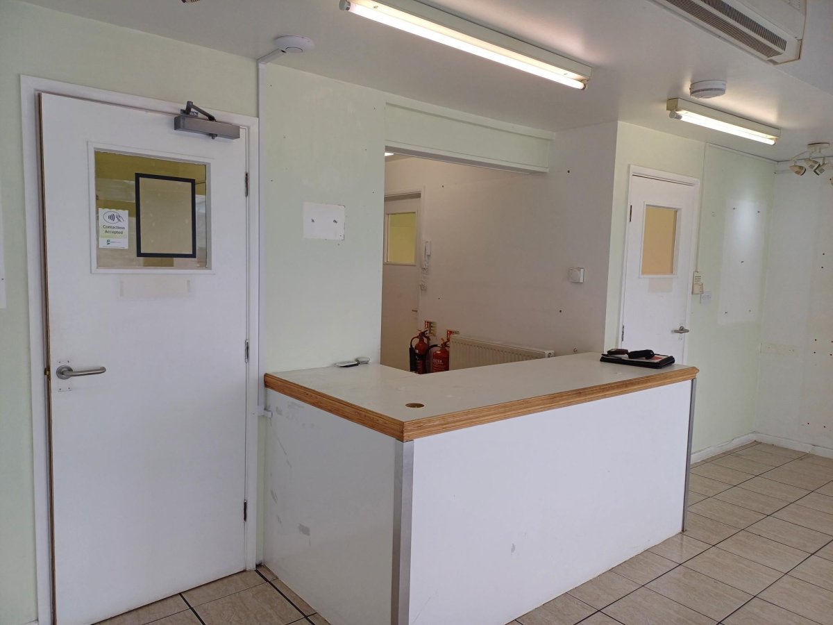 Retail/Shop in Corby - photo 2