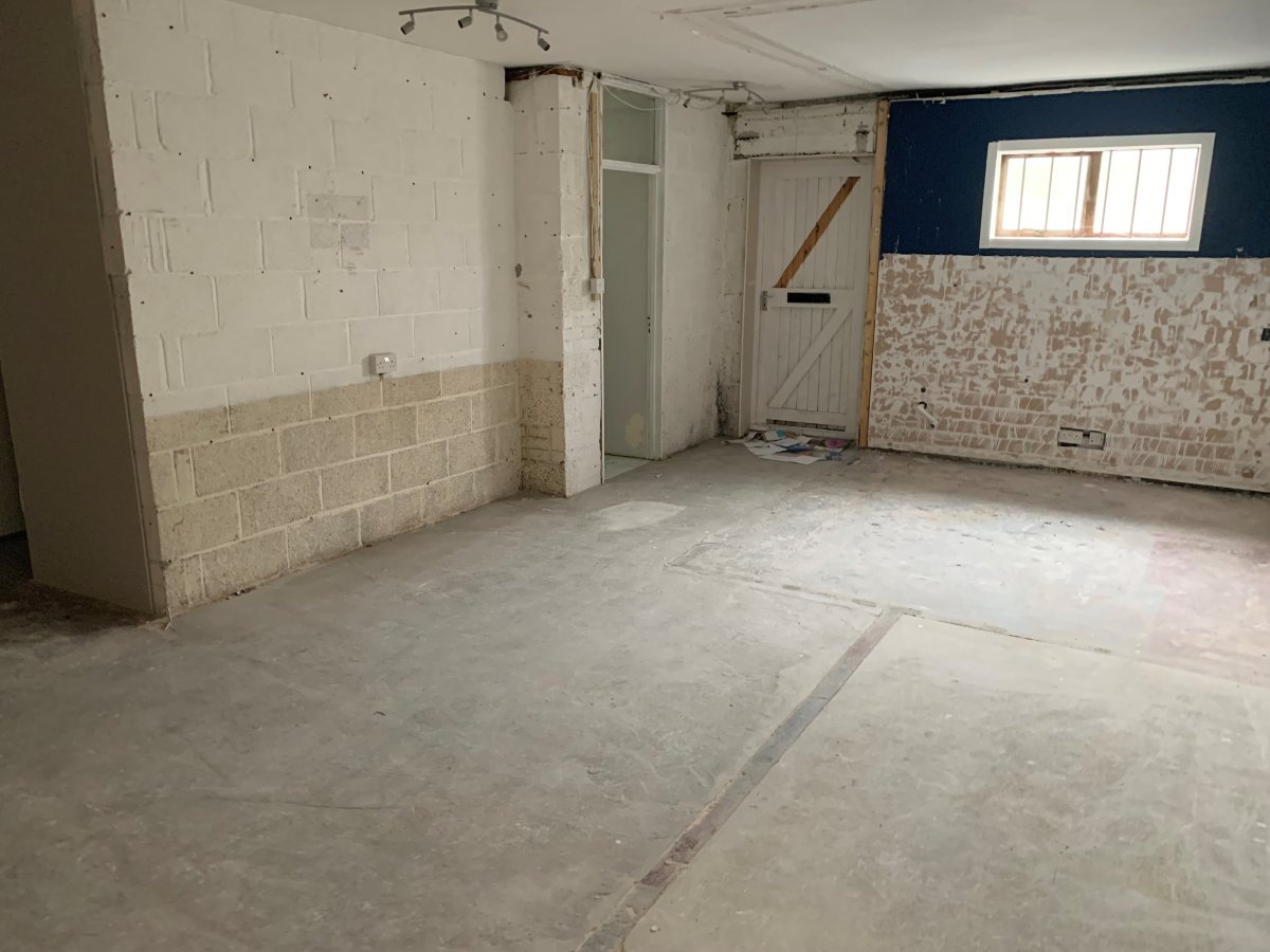 Retail/Shop in Plymouth - photo 3