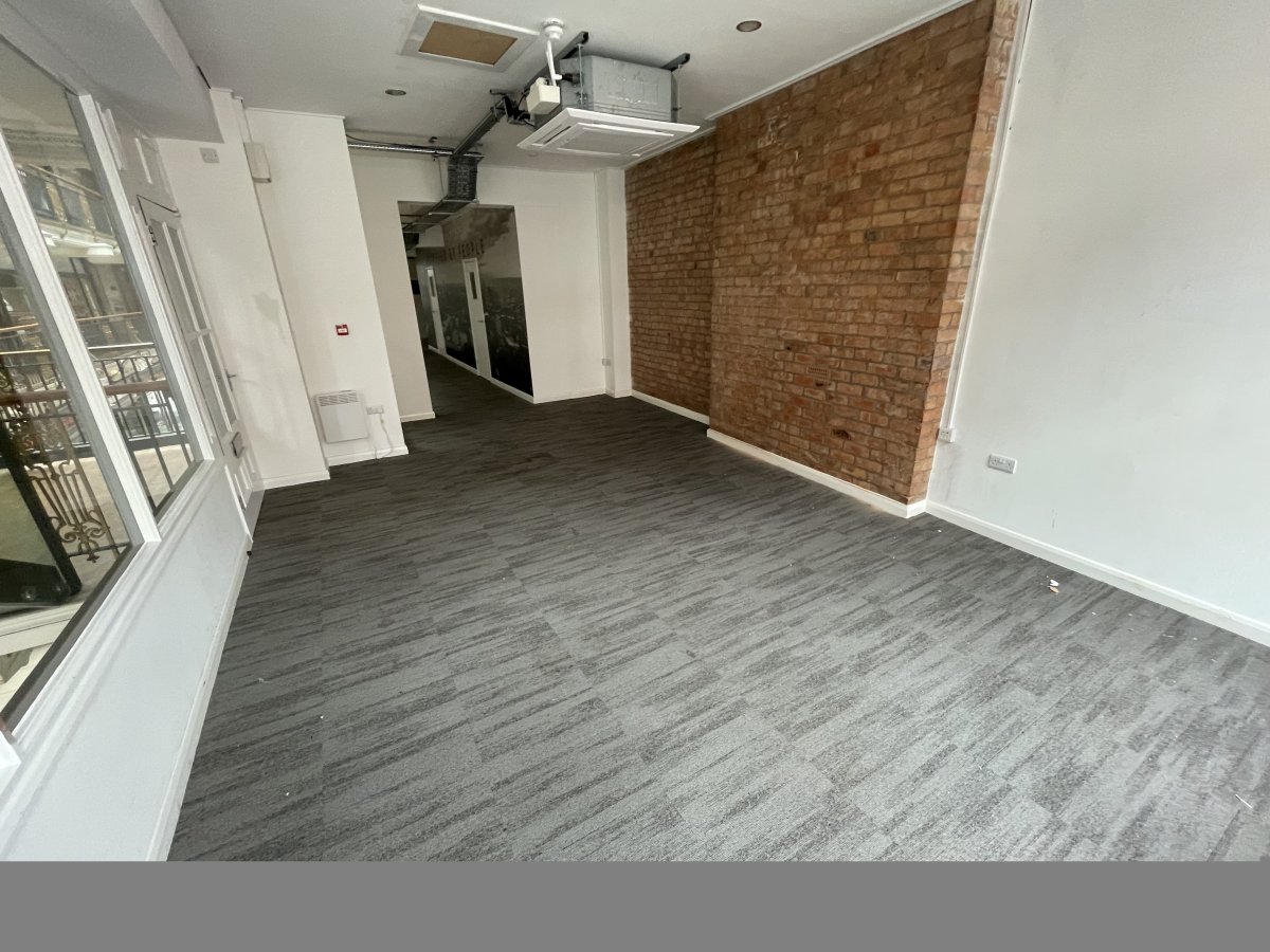 Retail/Shop in Leicester - photo 3