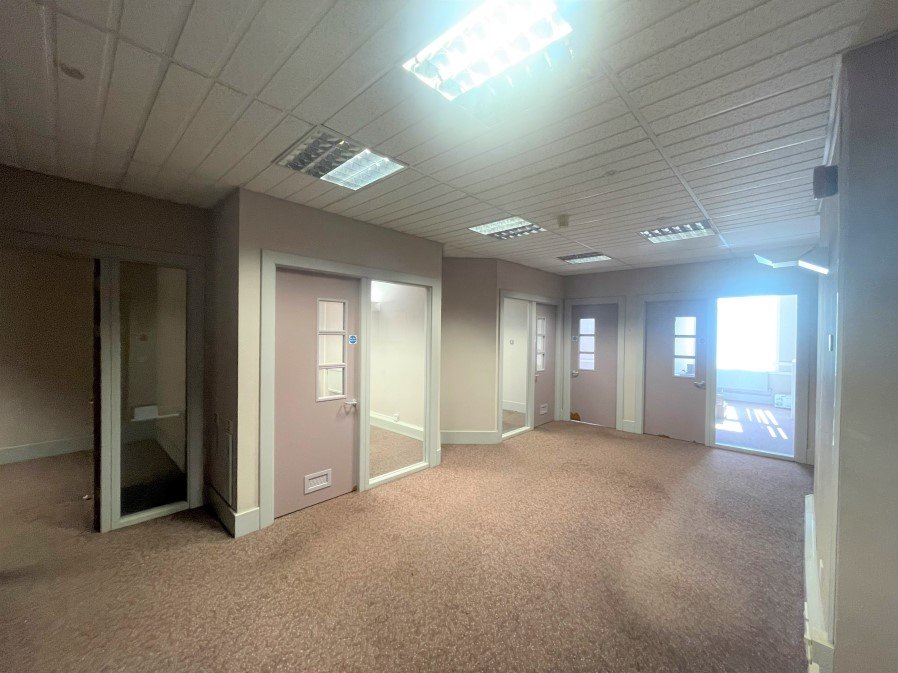 Retail/Shop in Gloucester - photo 2