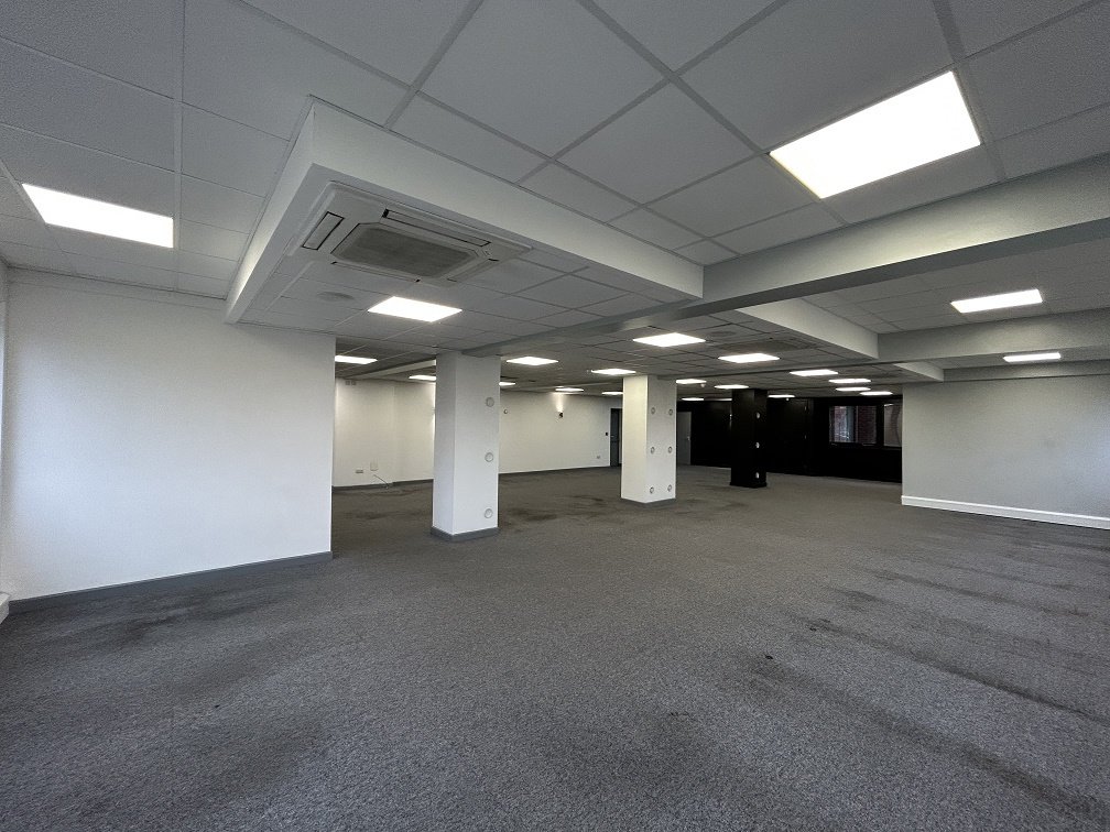 Retail/Shop in Derby - photo 2