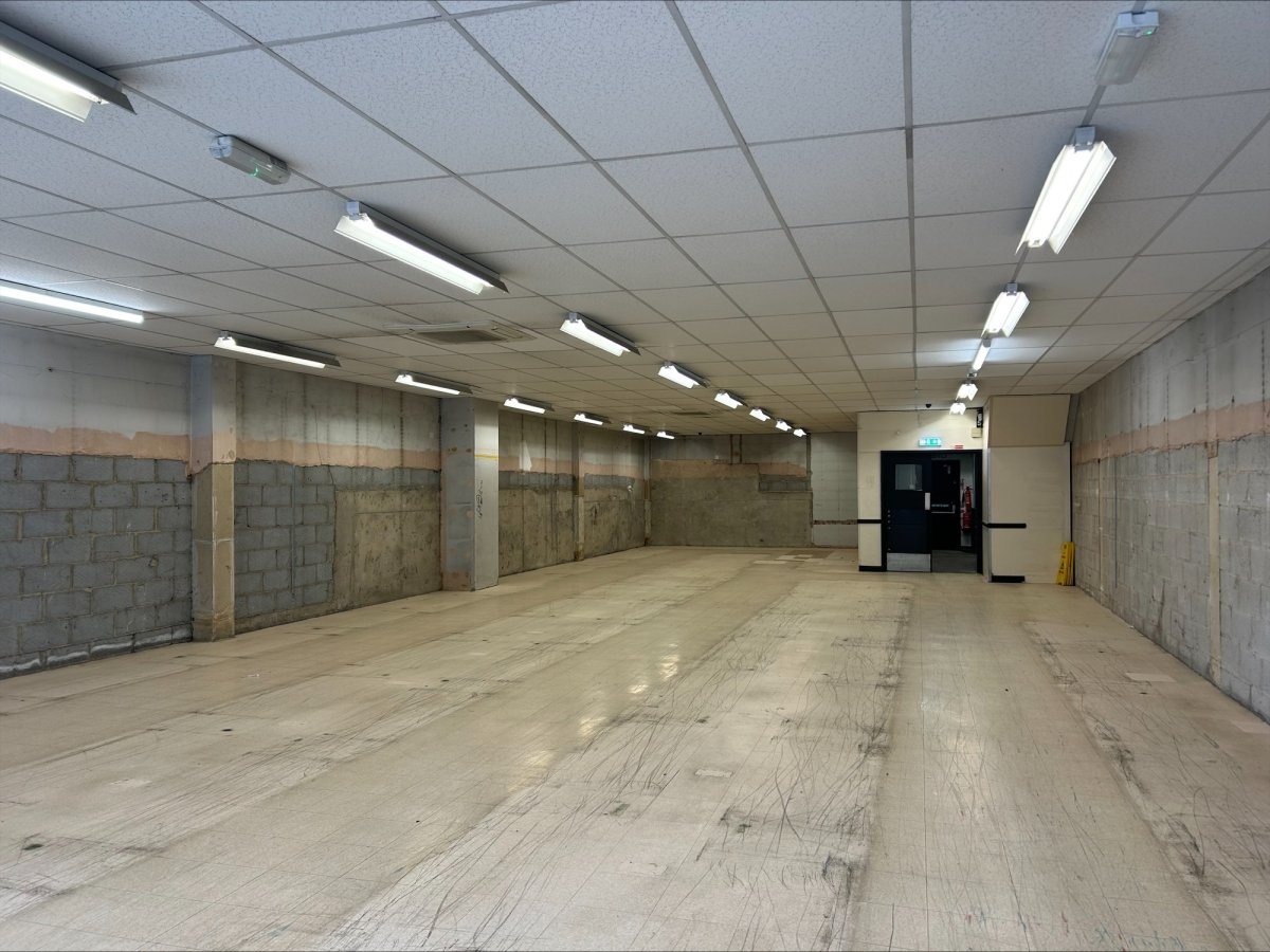 Retail/Shop in Alfreton - photo 2