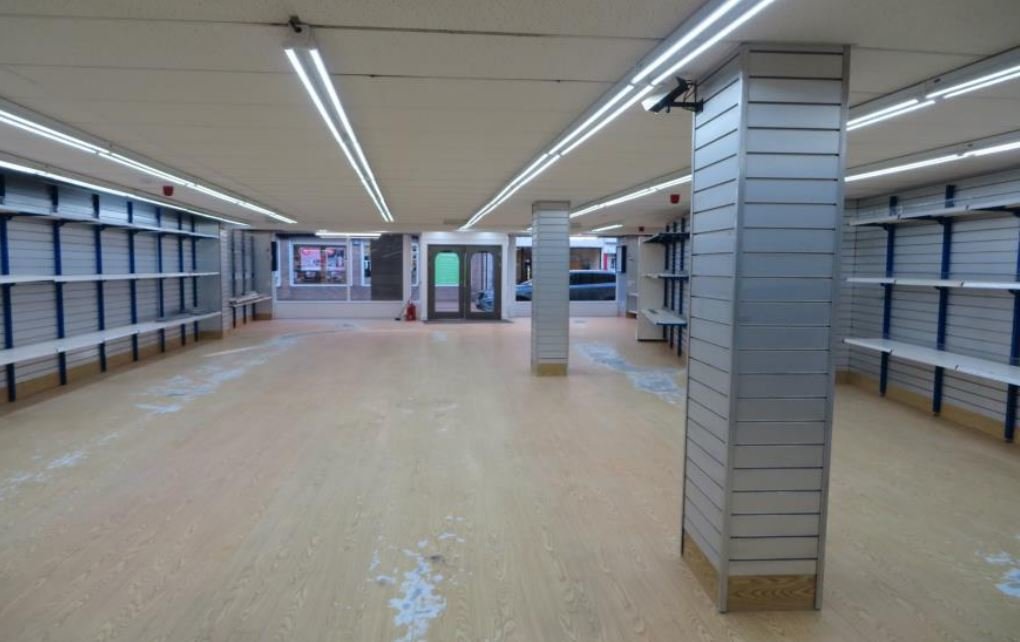 Retail/Shop in Mansfield - photo 2