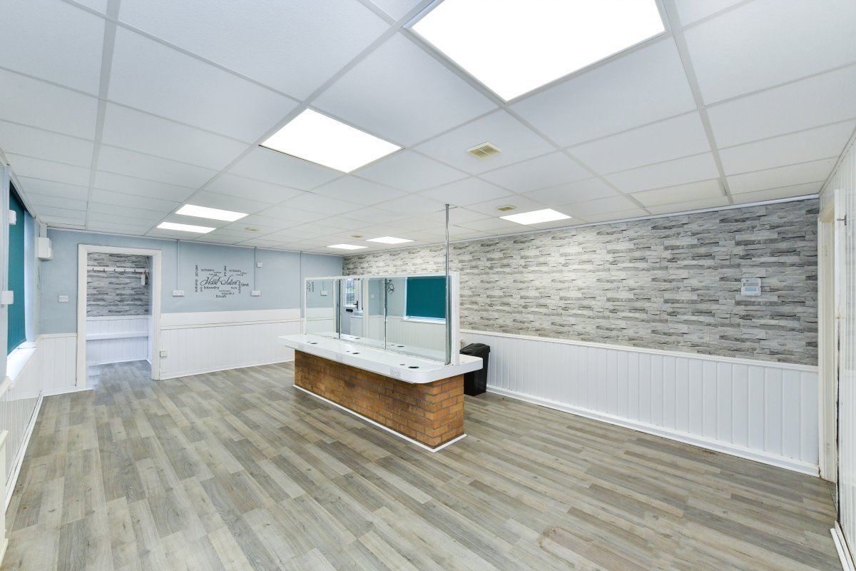 Retail/Shop in Nottingham - photo 2