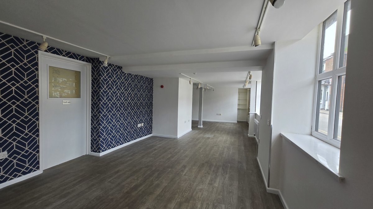Retail/Shop in Norwich - photo 3