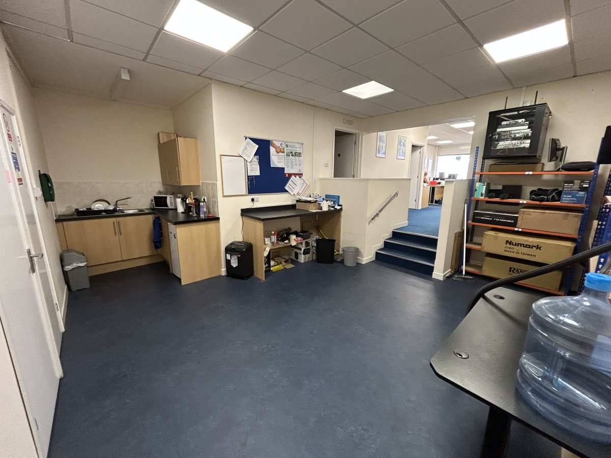 Retail/Shop in Exeter - photo 3
