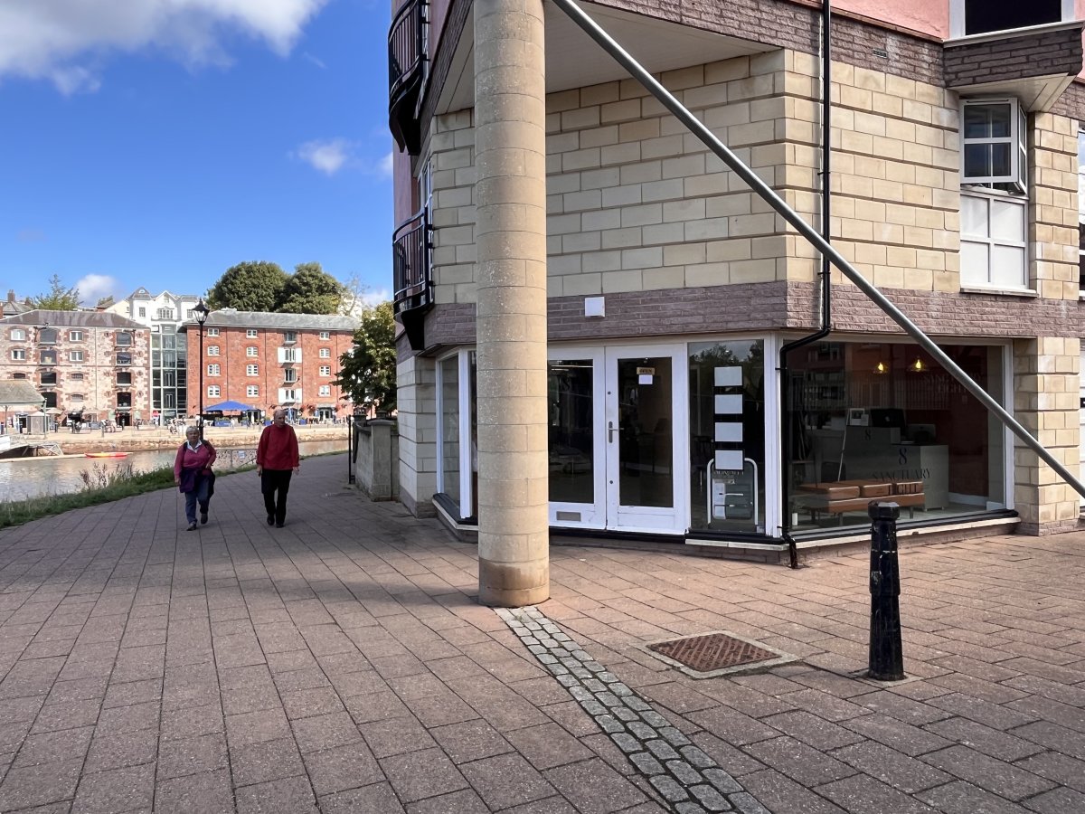 Retail/Shop in The Quay - photo 3