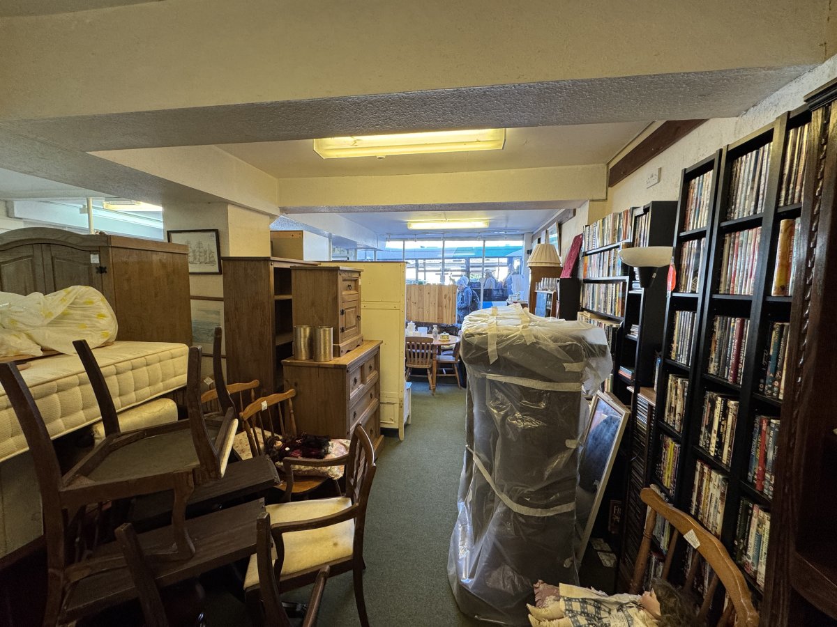 Retail/Shop in Dartmouth - photo 3
