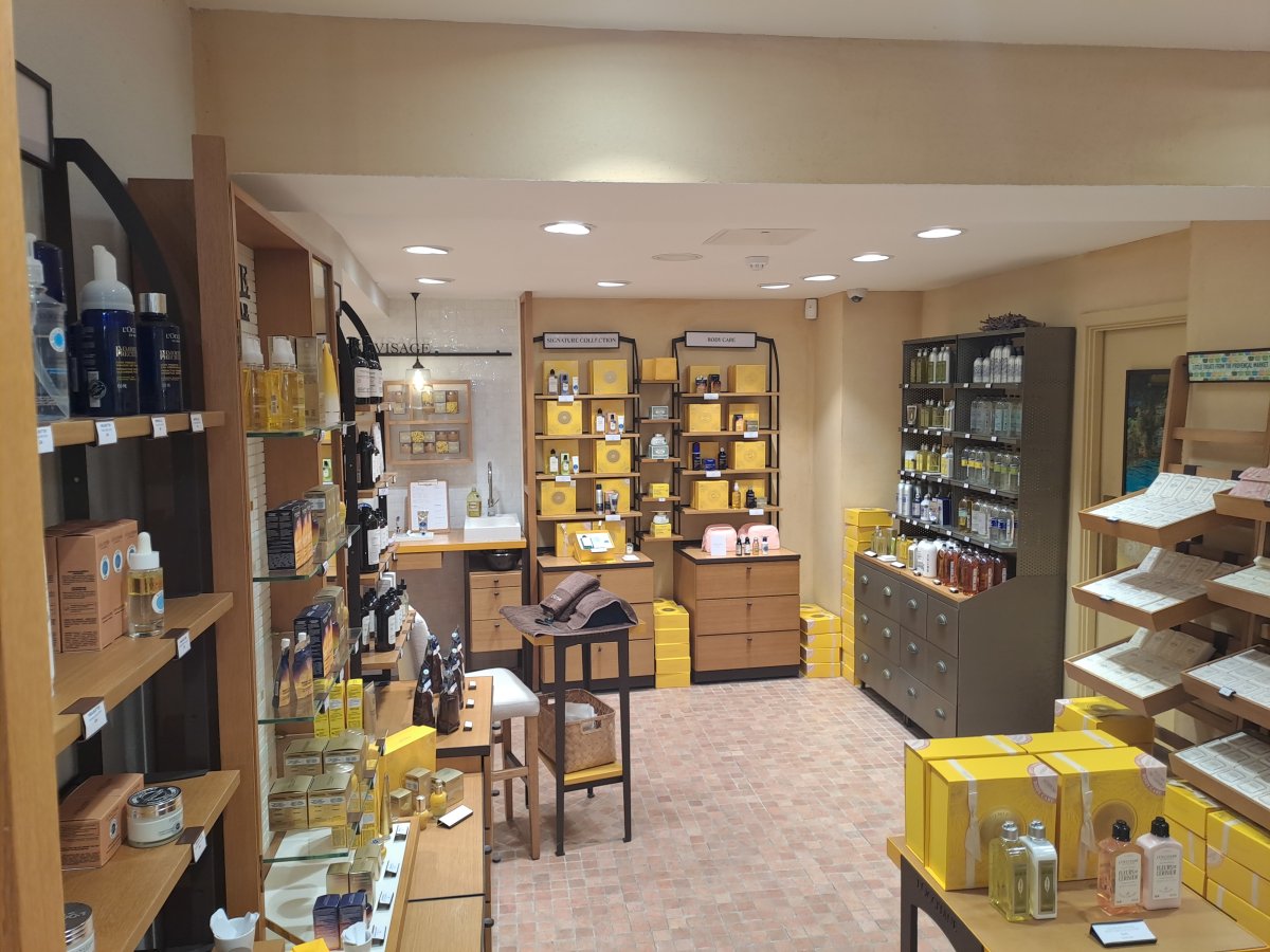 Retail/Shop in Truro - photo 3