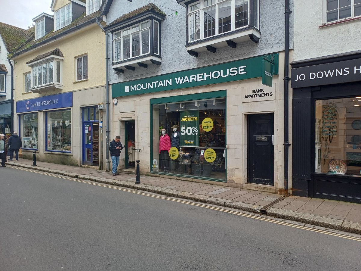Retail/Shop in Dartmouth - photo 2