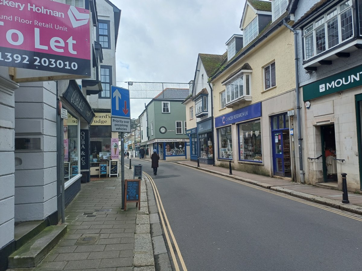 Retail/Shop in Dartmouth - photo 3