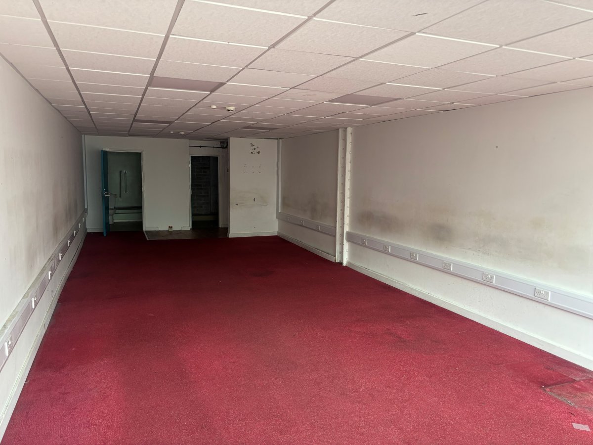 Retail/Shop in Plymouth - photo 3